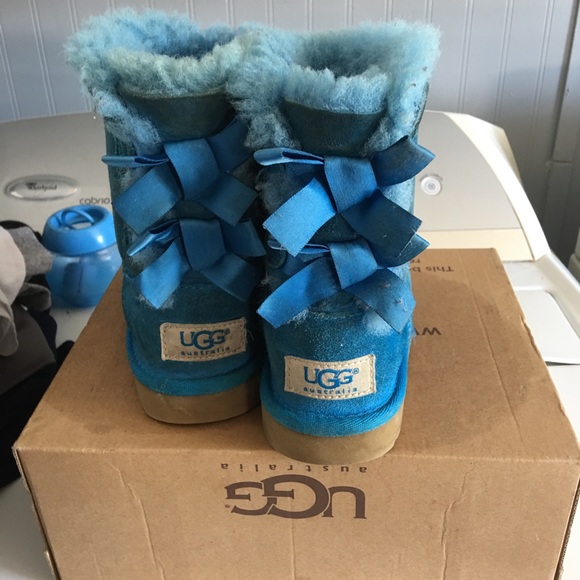 Toddler Ugg Boots - Picture 2 of 3